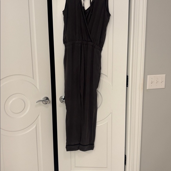 Women's Cloth & Stone from Anthropologie Gray Jumpsuit. Size Small. New. - Picture 11 of 11